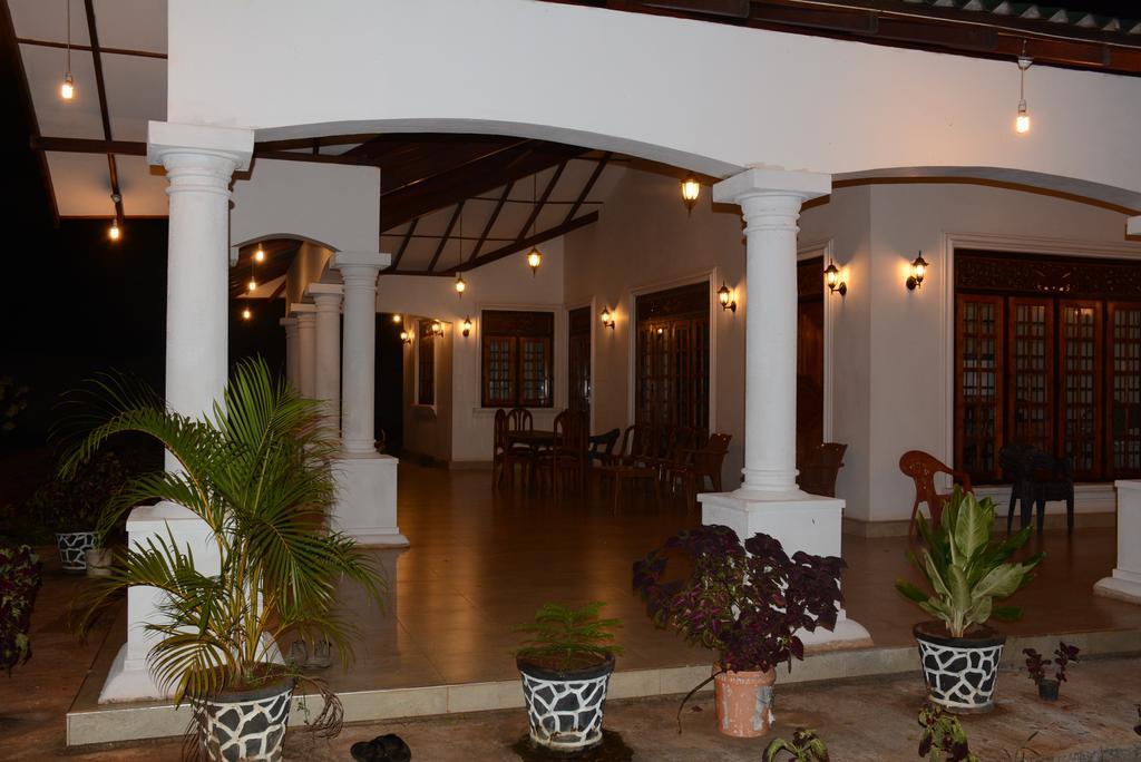 First House Mihintale Hotel Luaran gambar