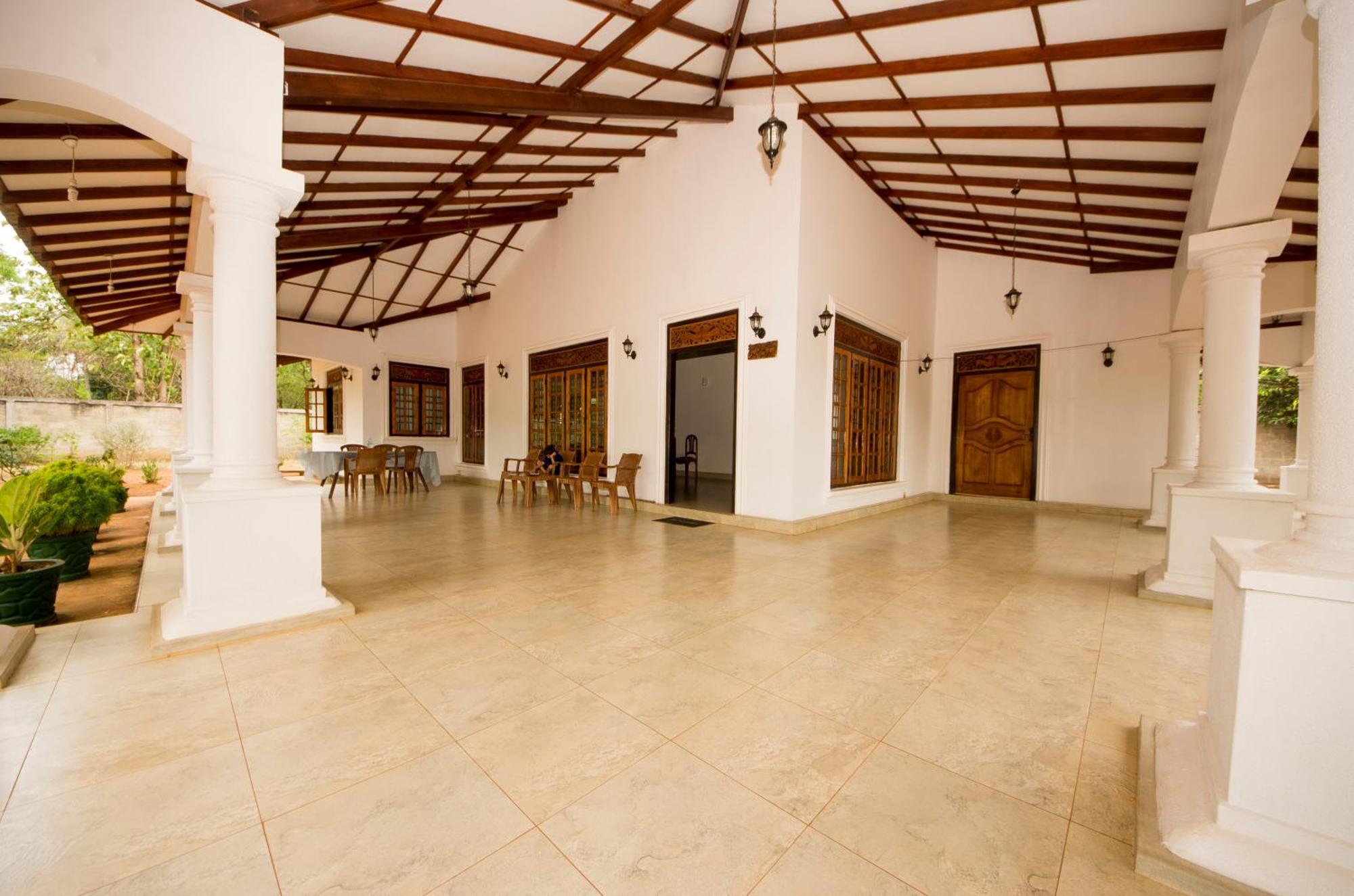 First House Mihintale Hotel Luaran gambar